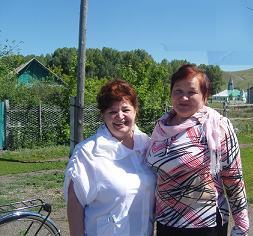 июнь, 2008 год. Муршида Юнусовна приехала на встречу со своими одноклассниками.